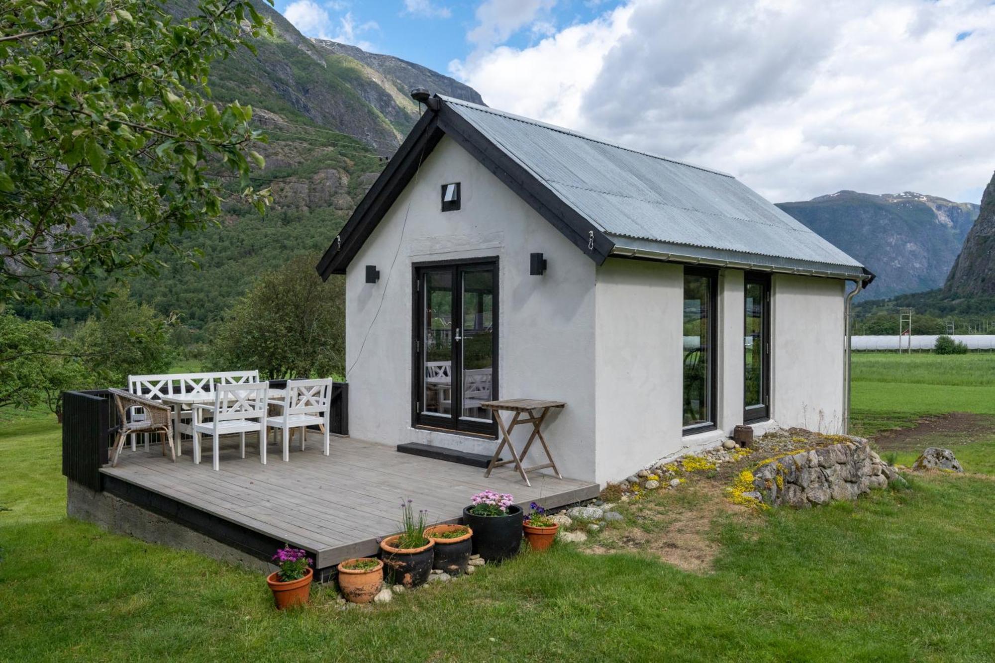 Jordeplegarden Holiday Home - Part Of A Farm - Two Buildings - Close To Flam Lærdalsøyri Exterior foto
