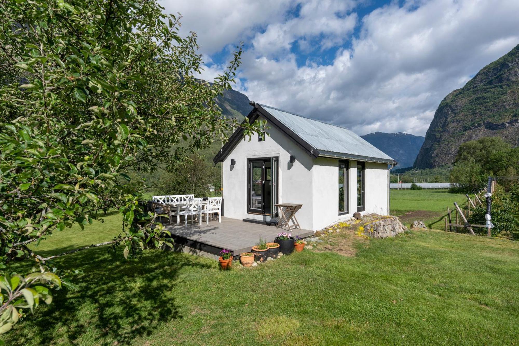 Jordeplegarden Holiday Home - Part Of A Farm - Two Buildings - Close To Flam Lærdalsøyri Exterior foto